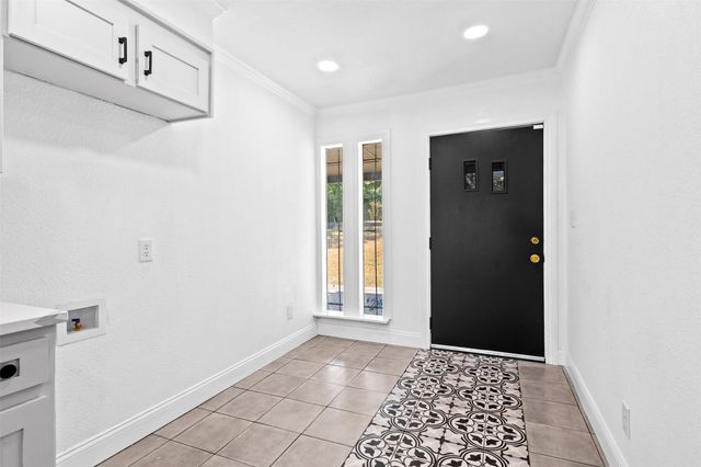 1100 E Bowie Street, Fort Worth, TX 76104