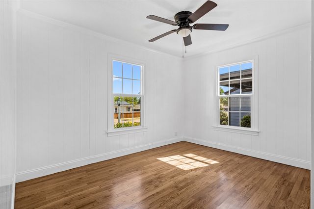 1100 E Bowie Street, Fort Worth, TX 76104