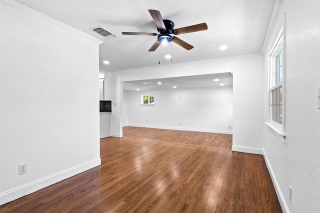 1100 E Bowie Street, Fort Worth, TX 76104