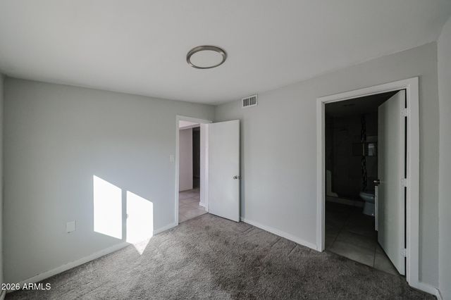 8201 W EARLL Drive, Phoenix, AZ 85033