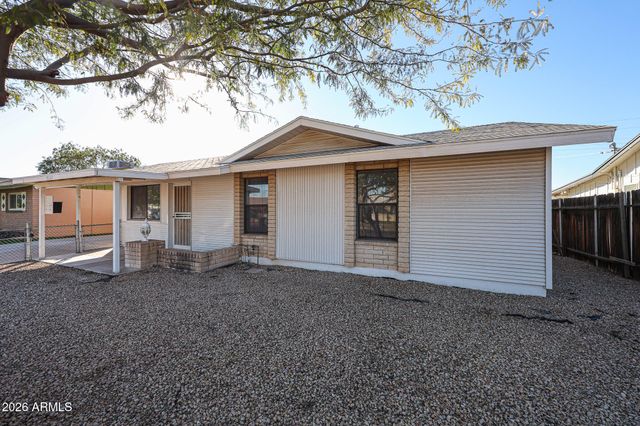 8201 W EARLL Drive, Phoenix, AZ 85033