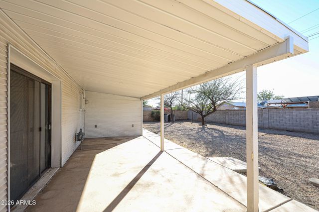 8201 W EARLL Drive, Phoenix, AZ 85033