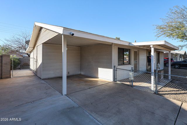 8201 W EARLL Drive, Phoenix, AZ 85033