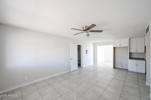 8201 W EARLL Drive, Phoenix, AZ 85033