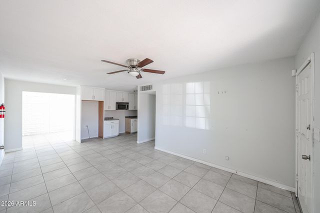 8201 W EARLL Drive, Phoenix, AZ 85033