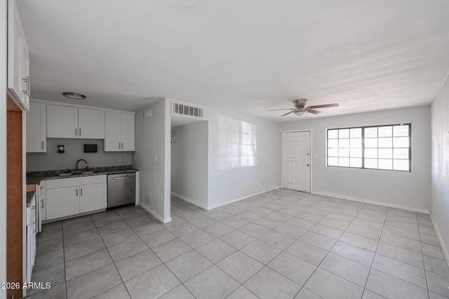 8201 W EARLL Drive, Phoenix, AZ 85033