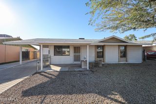 8201 W EARLL Drive, Phoenix, AZ 85033