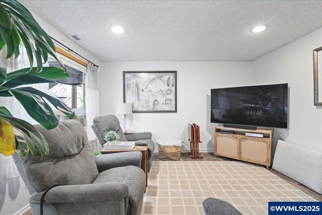 5240 Chapman St S, Salem, OR 97306