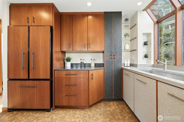 373 Mount Defiance Circle SW, Issaquah, WA 98027