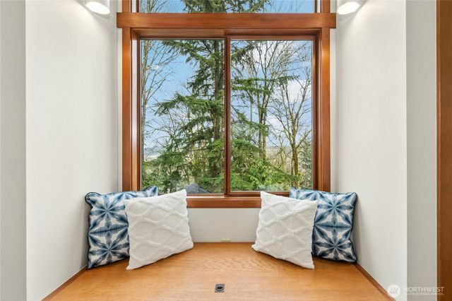 373 Mount Defiance Circle SW, Issaquah, WA 98027