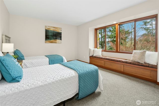 373 Mount Defiance Circle SW, Issaquah, WA 98027