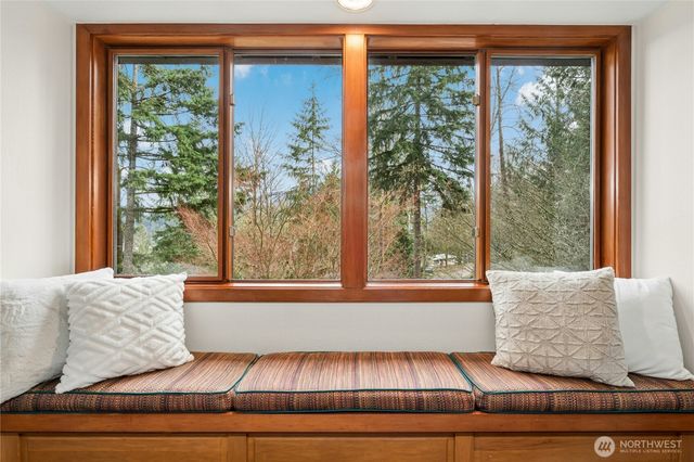 373 Mount Defiance Circle SW, Issaquah, WA 98027