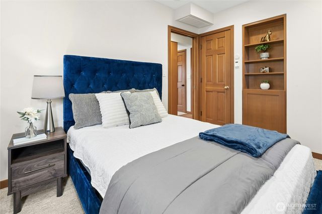 373 Mount Defiance Circle SW, Issaquah, WA 98027