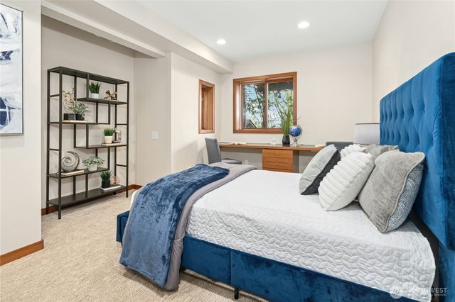 373 Mount Defiance Circle SW, Issaquah, WA 98027