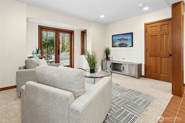 373 Mount Defiance Circle SW, Issaquah, WA 98027