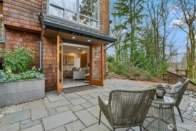 373 Mount Defiance Circle SW, Issaquah, WA 98027