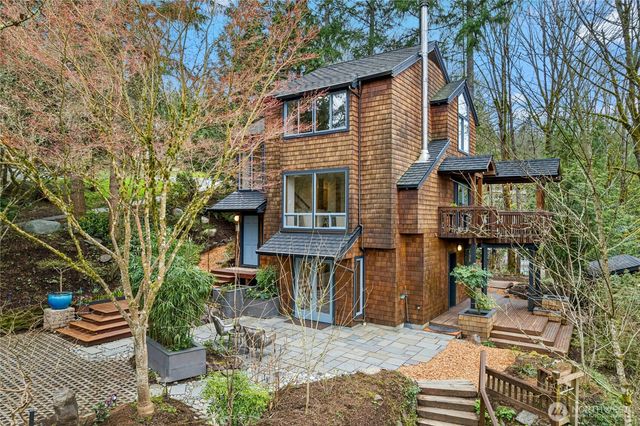 373 Mount Defiance Circle SW, Issaquah, WA 98027