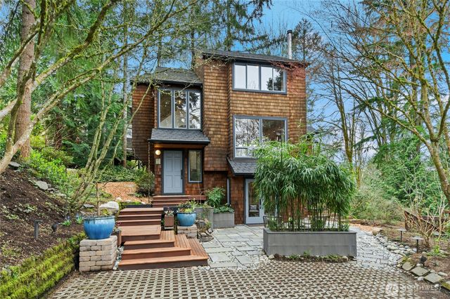 373 Mount Defiance Circle SW, Issaquah, WA 98027