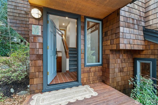 373 Mount Defiance Circle SW, Issaquah, WA 98027