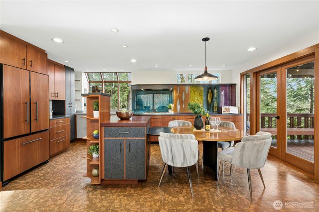 373 Mount Defiance Circle SW, Issaquah, WA 98027