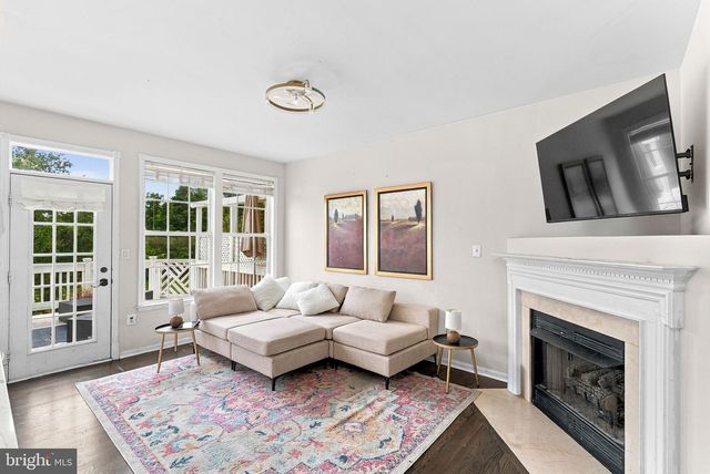 43092 SHADOW TER, Leesburg, VA 20176