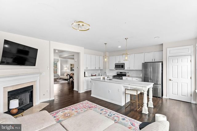 43092 SHADOW TER, Leesburg, VA 20176