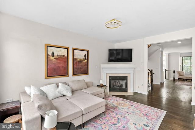 43092 SHADOW TER, Leesburg, VA 20176