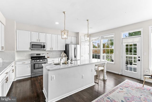 43092 SHADOW TER, Leesburg, VA 20176