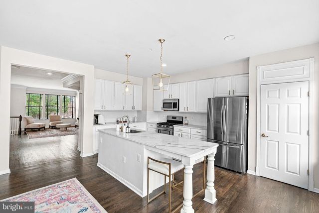 43092 SHADOW TER, Leesburg, VA 20176