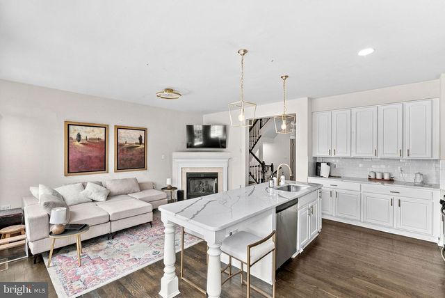 43092 SHADOW TER, Leesburg, VA 20176