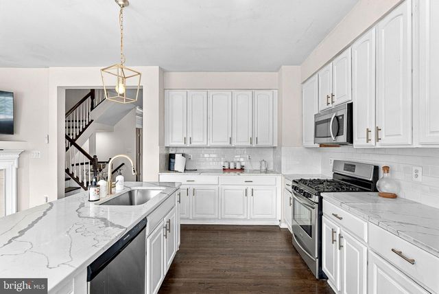 43092 SHADOW TER, Leesburg, VA 20176