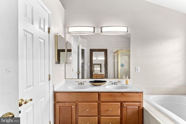 43092 SHADOW TER, Leesburg, VA 20176