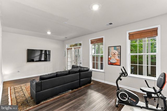 43092 SHADOW TER, Leesburg, VA 20176