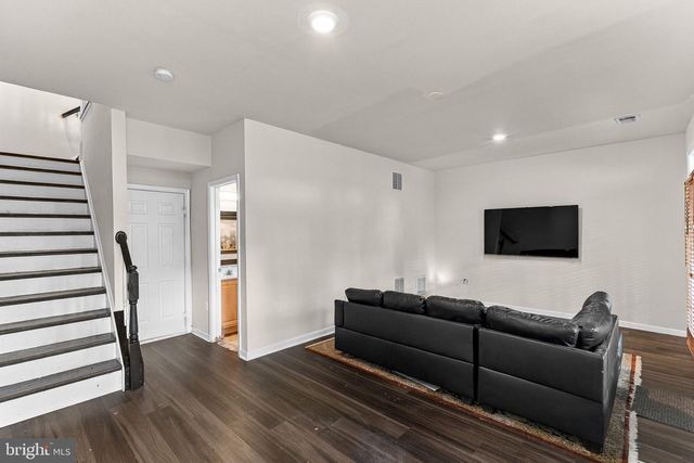 43092 SHADOW TER, Leesburg, VA 20176