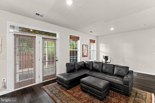 43092 SHADOW TER, Leesburg, VA 20176