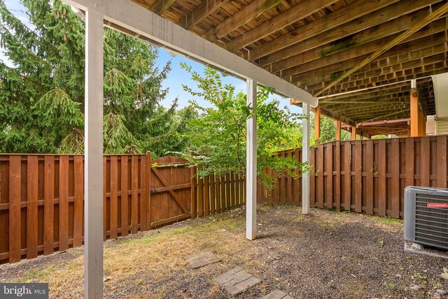 43092 SHADOW TER, Leesburg, VA 20176