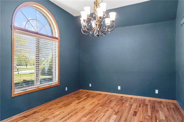 1720 Paddock Drive, Kearney, MO 64060
