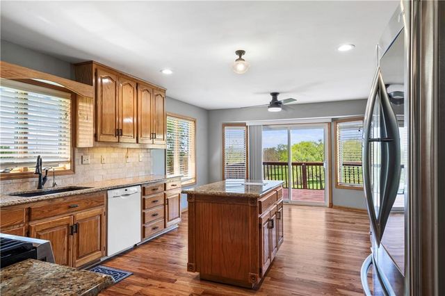 1720 Paddock Drive, Kearney, MO 64060