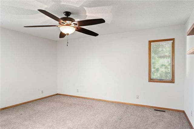 1720 Paddock Drive, Kearney, MO 64060