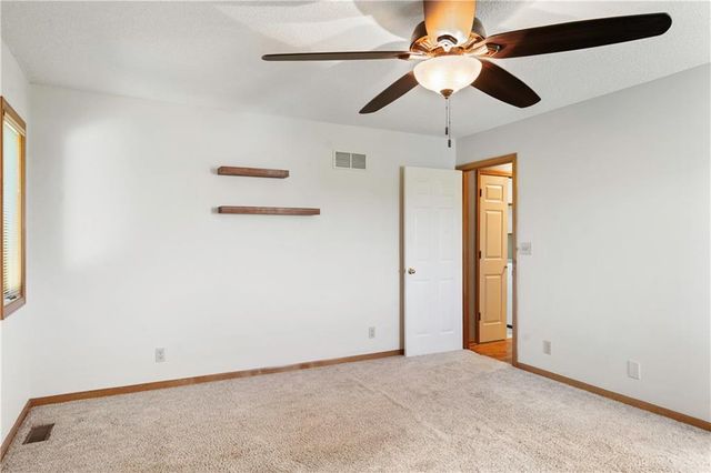 1720 Paddock Drive, Kearney, MO 64060