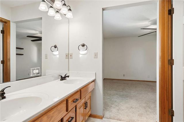1720 Paddock Drive, Kearney, MO 64060