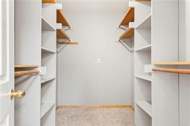 1720 Paddock Drive, Kearney, MO 64060