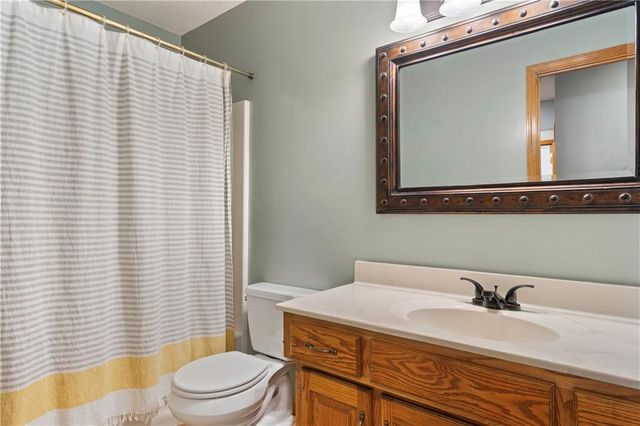 1720 Paddock Drive, Kearney, MO 64060