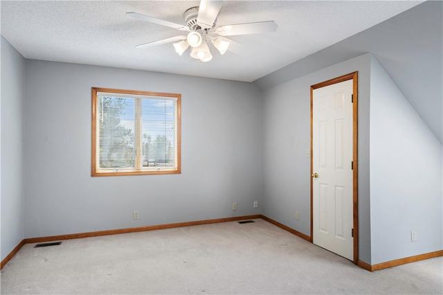 1720 Paddock Drive, Kearney, MO 64060