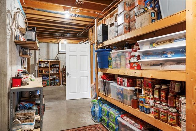 1720 Paddock Drive, Kearney, MO 64060