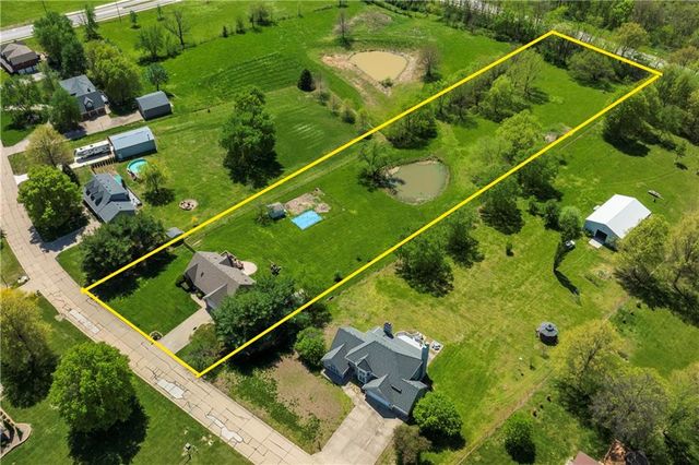 1720 Paddock Drive, Kearney, MO 64060