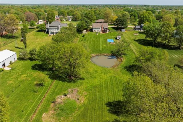 1720 Paddock Drive, Kearney, MO 64060