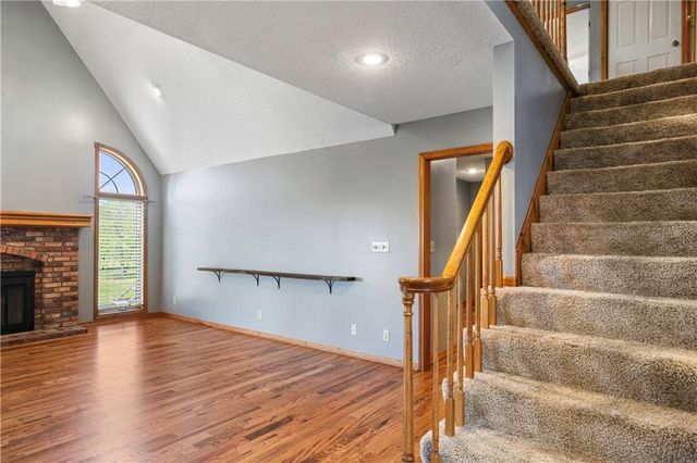 1720 Paddock Drive, Kearney, MO 64060