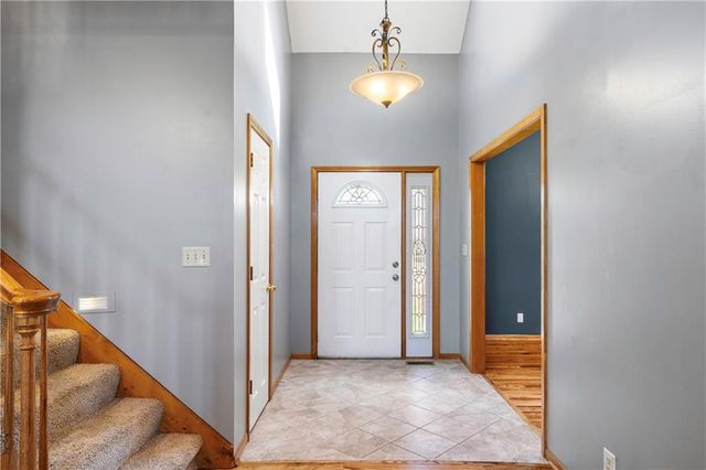 1720 Paddock Drive, Kearney, MO 64060