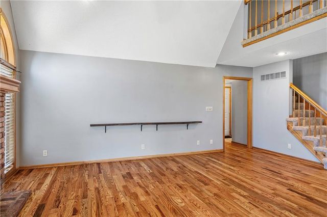 1720 Paddock Drive, Kearney, MO 64060